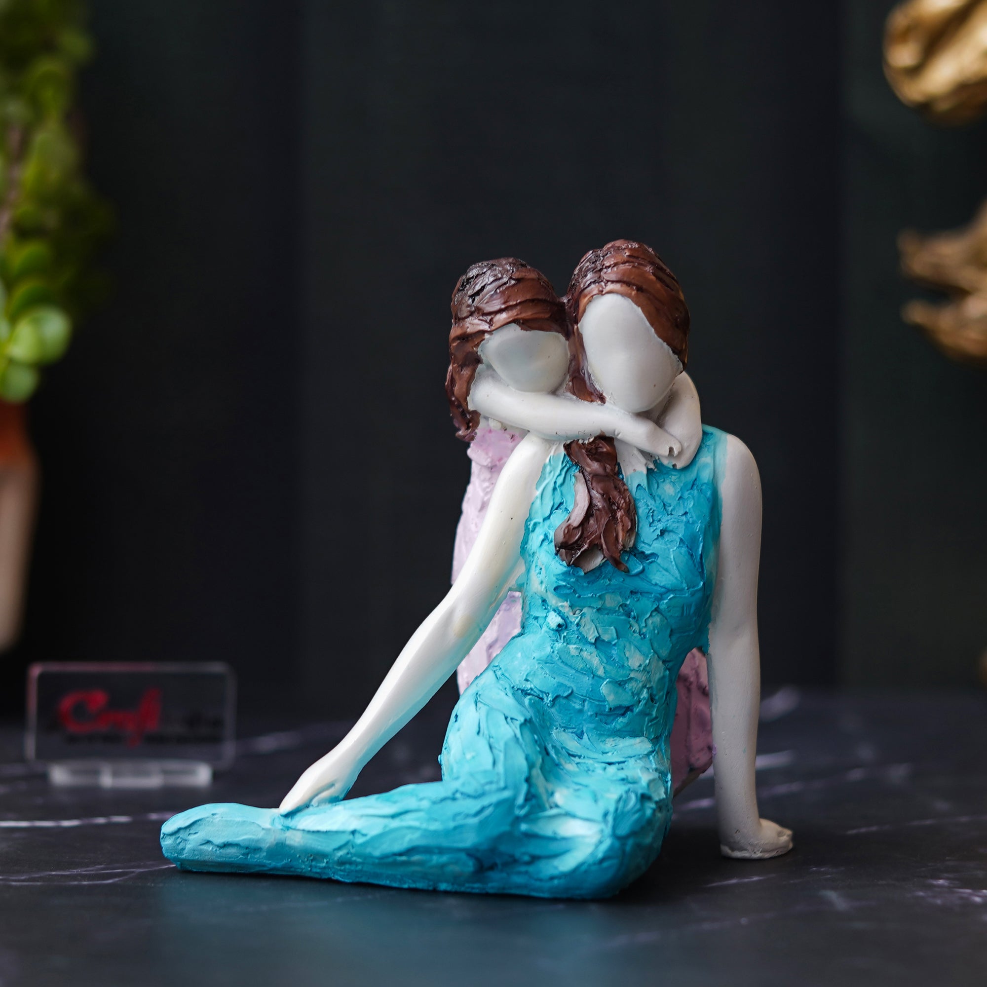 Daughter Back Hugging Mother Human Figurines Decorative Showpiece