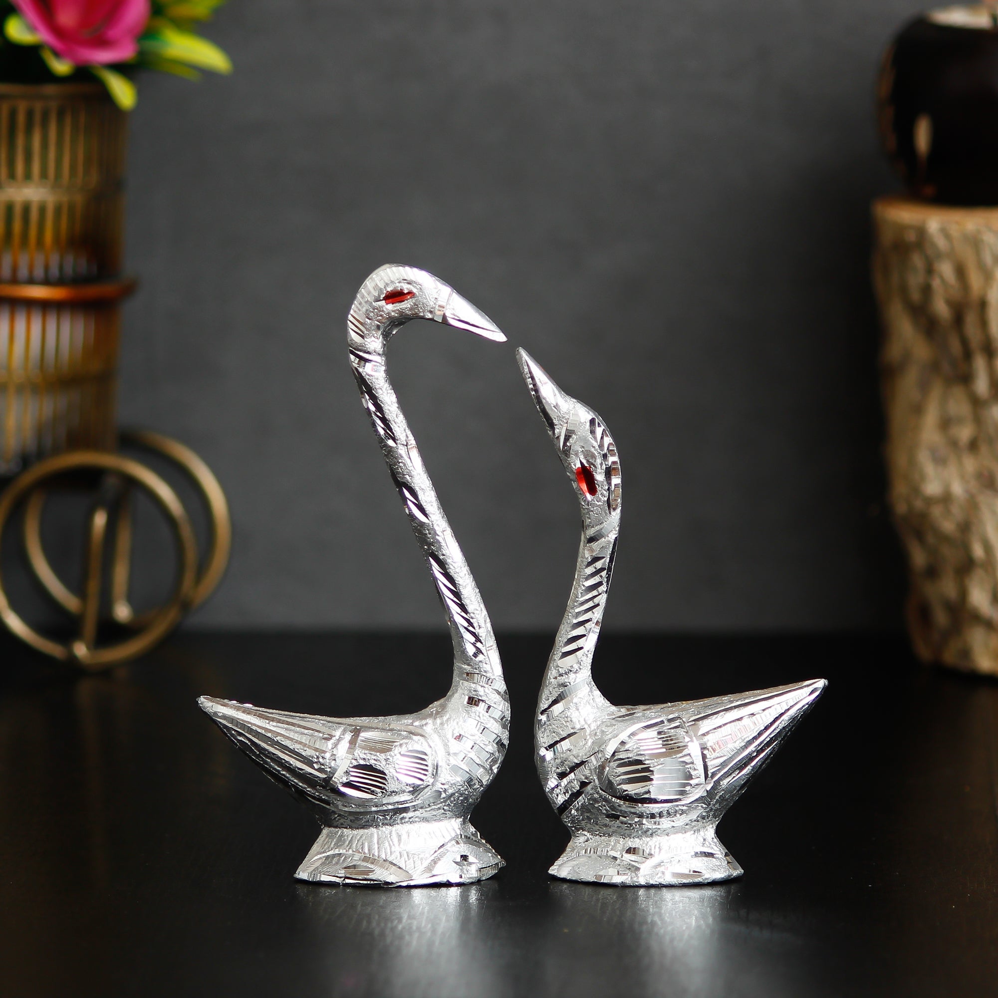 Loving Silver Swan Couple Metal Handcrafted Decorative Figurine