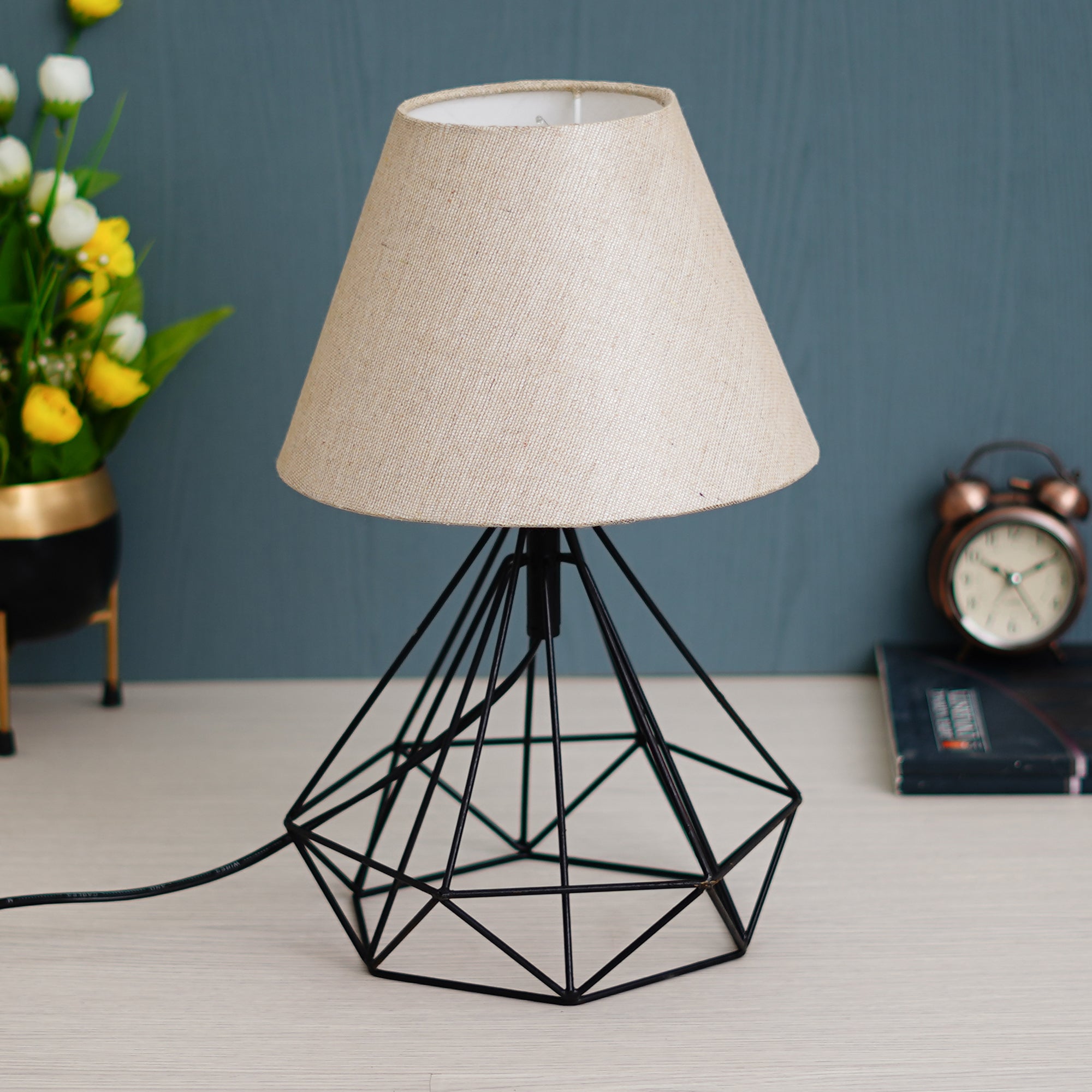 White & Black Diamond Cage Modern Table Iron Night Lamp 1