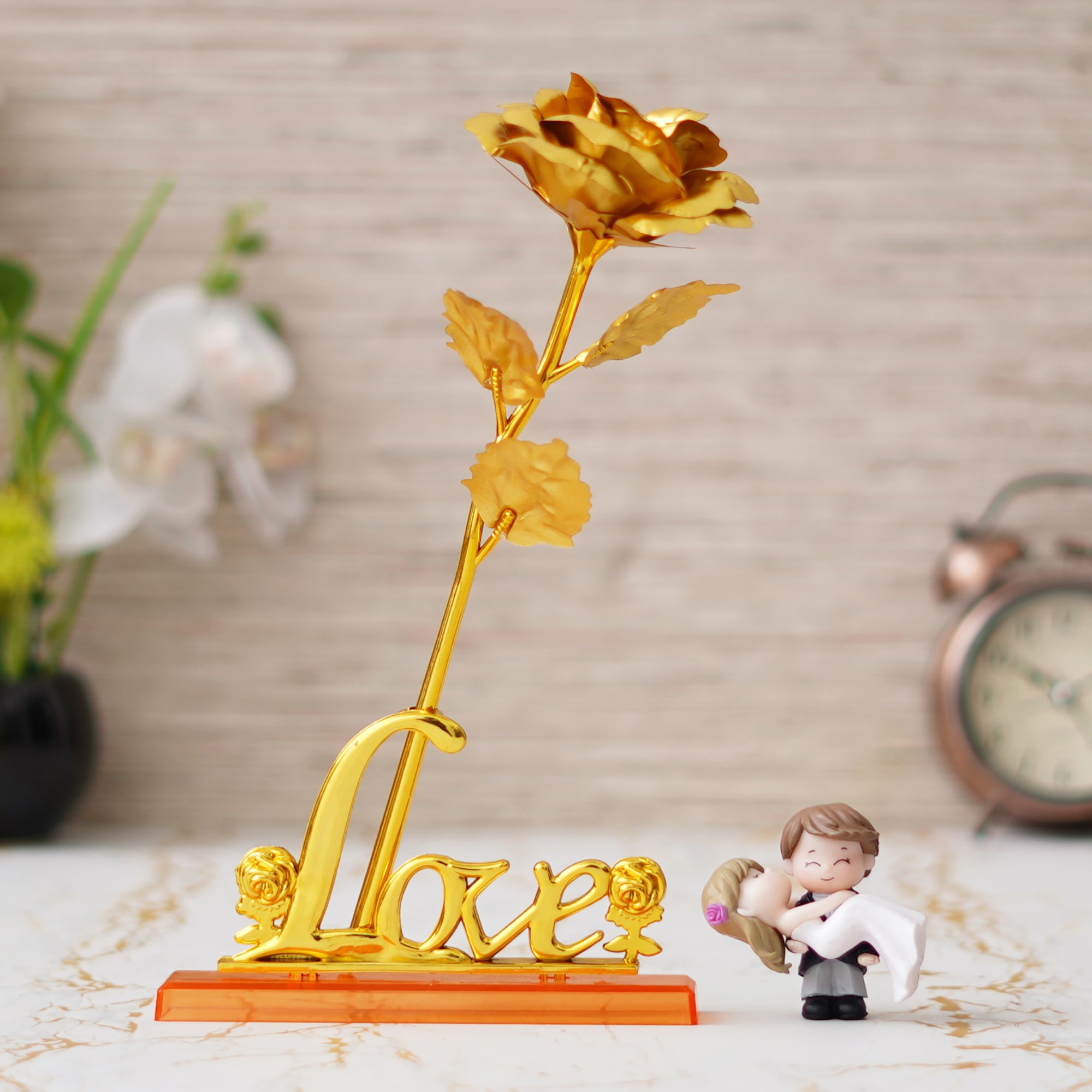 Valentine Combo of Love Golden Rose Table Decor Gift Set Showpiece, Bride Kissing Groom Romantic Polyresin Decorative Showpiece