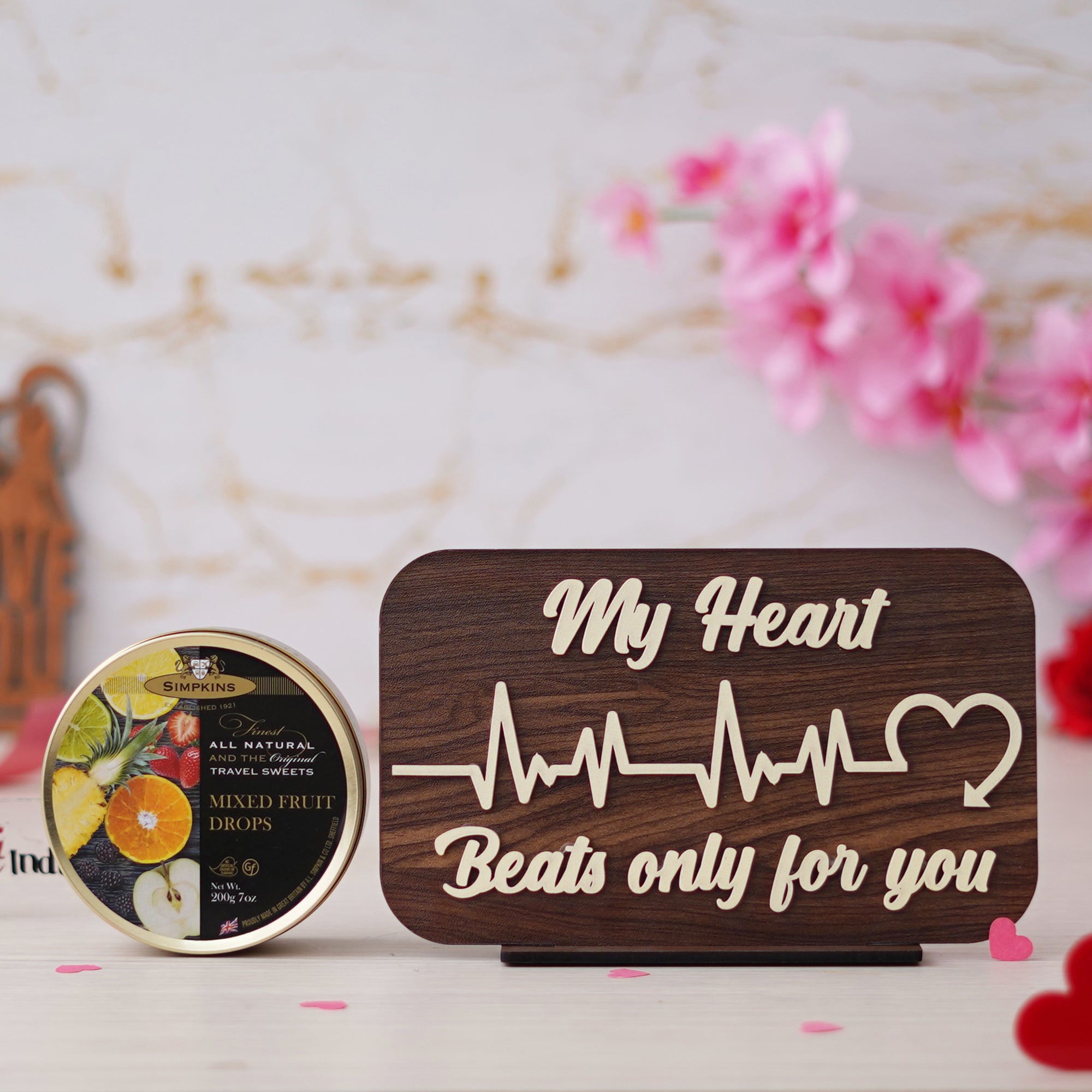 "My Heart Beats Only For You" Valentine's Showpiece & Fruit Candy 1