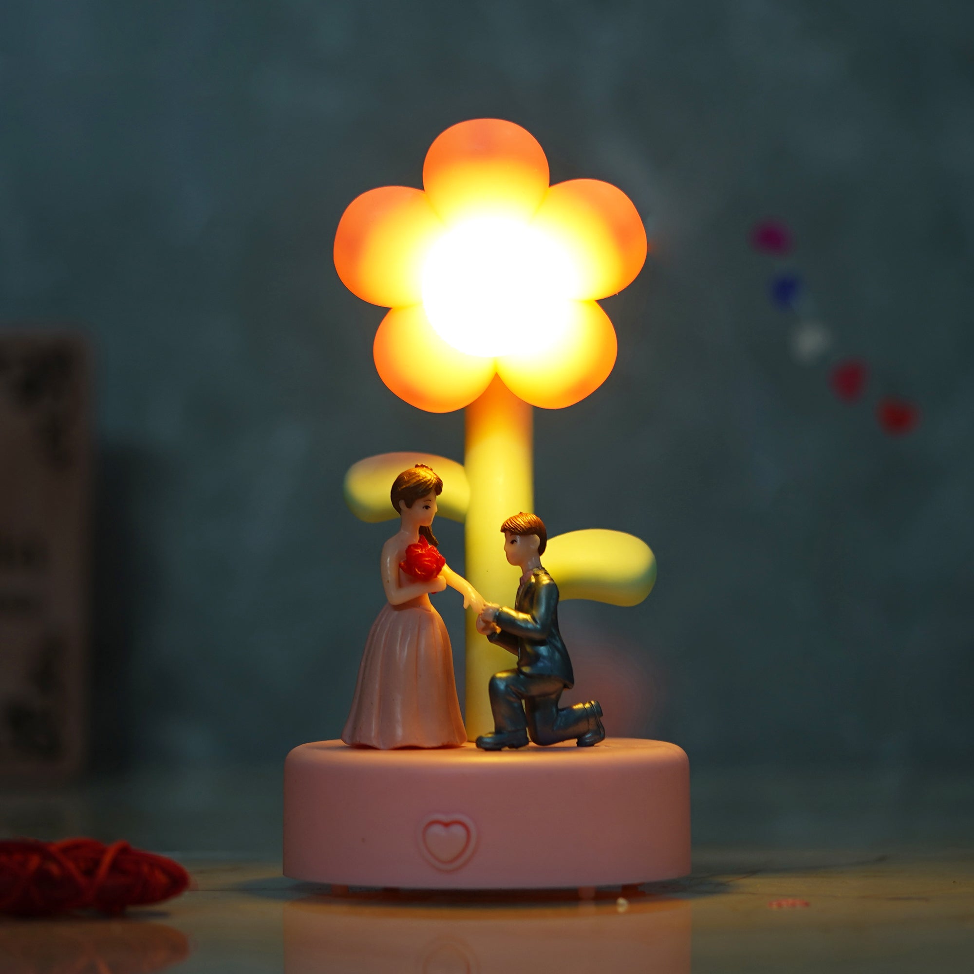 eCraftIndia Miniature Lovely Couple Statue with Flower Table Lamp 4