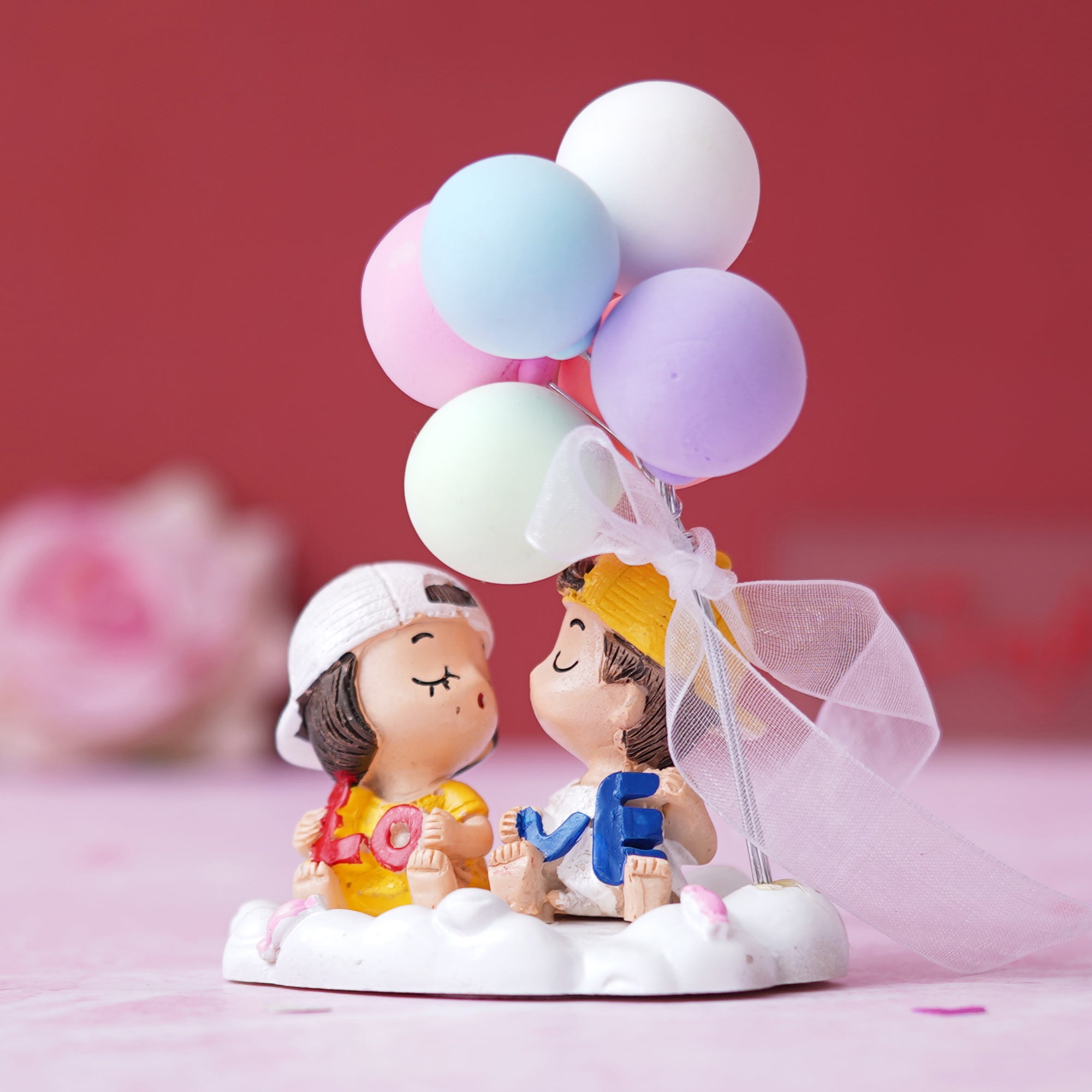 eCraftIndia Cute Couple Statue with Balloons Valentine's Day Showpiece 4