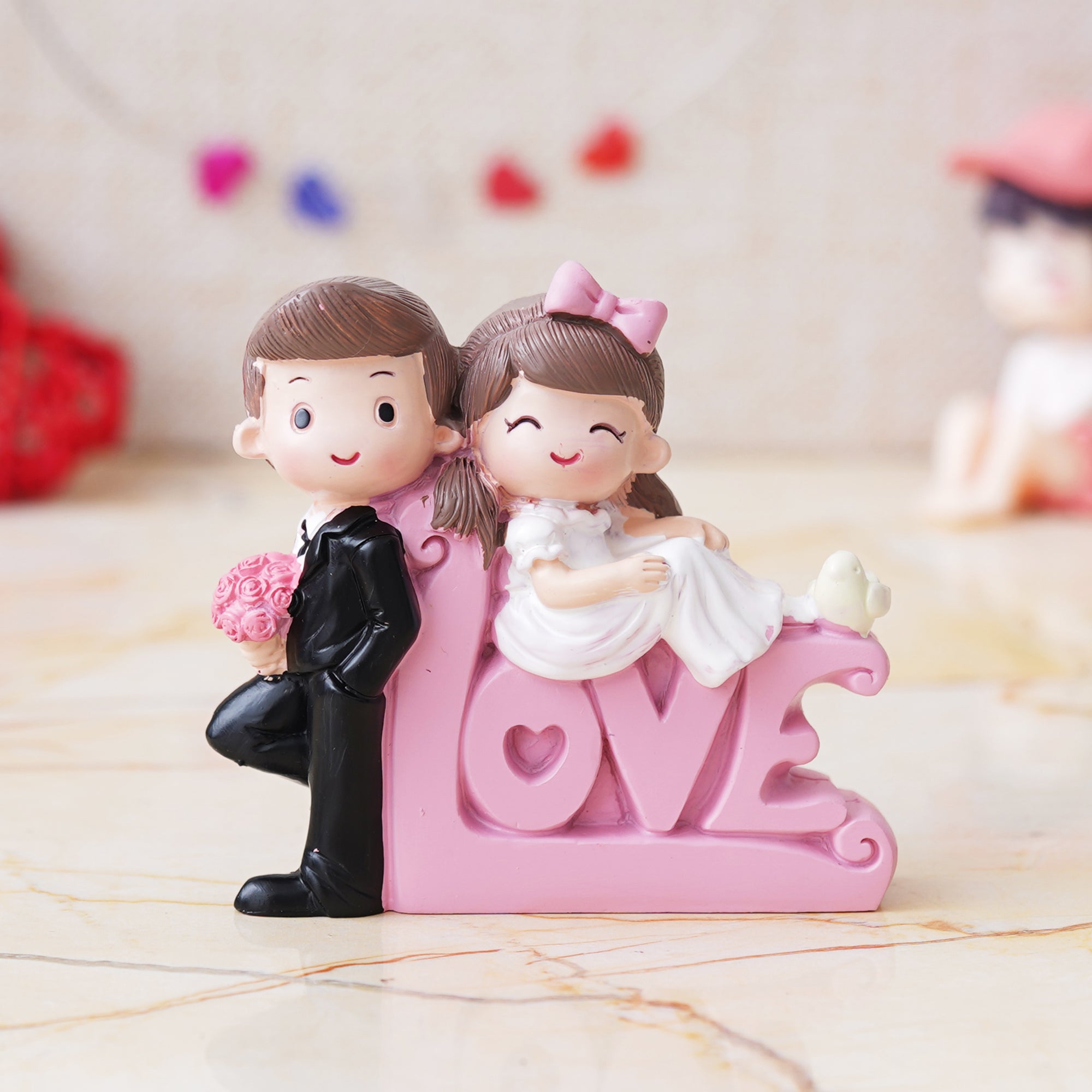 eCraftIndia Cute Couple Love Decorative Showpiece - Valentine's Day Gifts