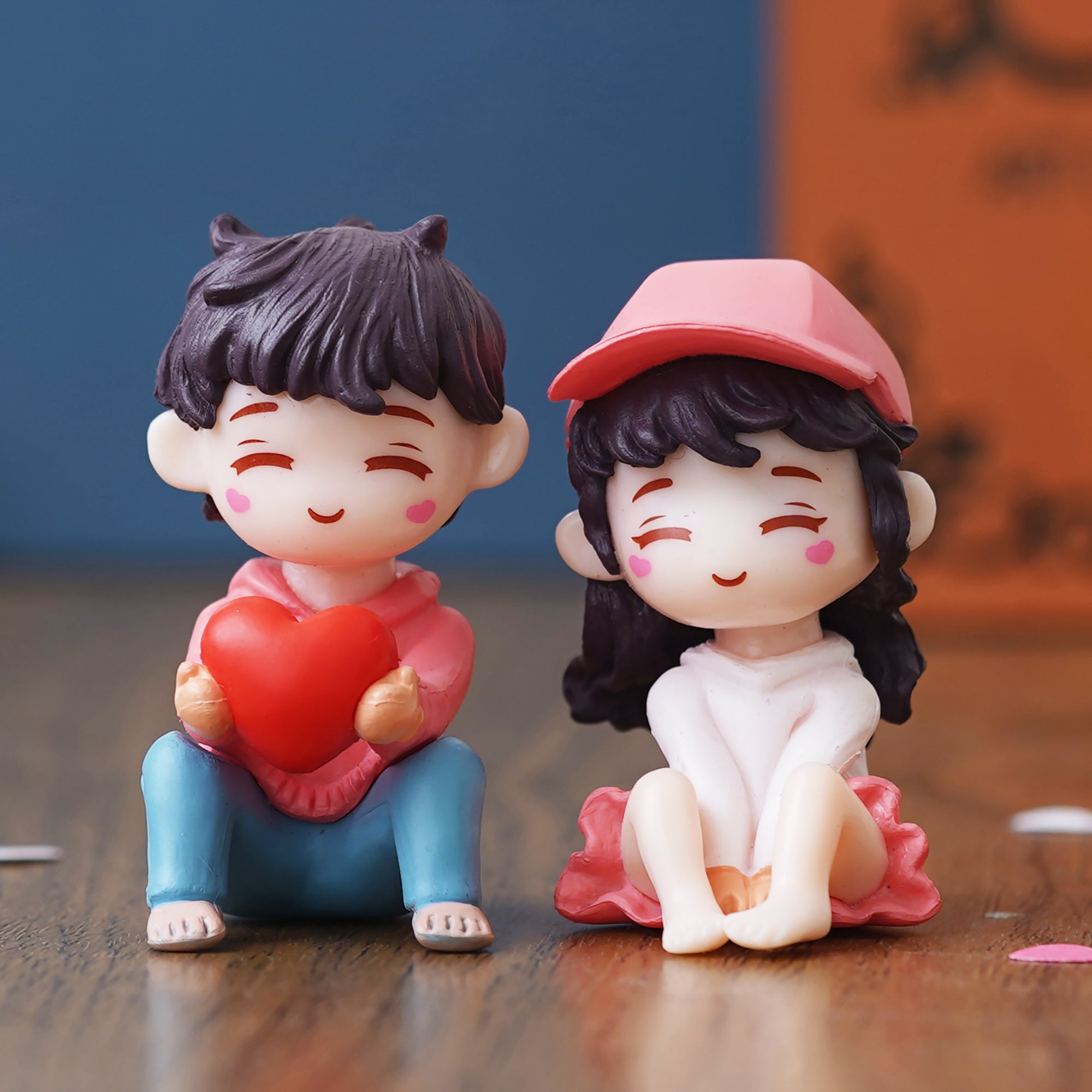 eCraftIndia Cute Romantic Couple Statue, Boy Giving Heart To Girl Showpiece 1