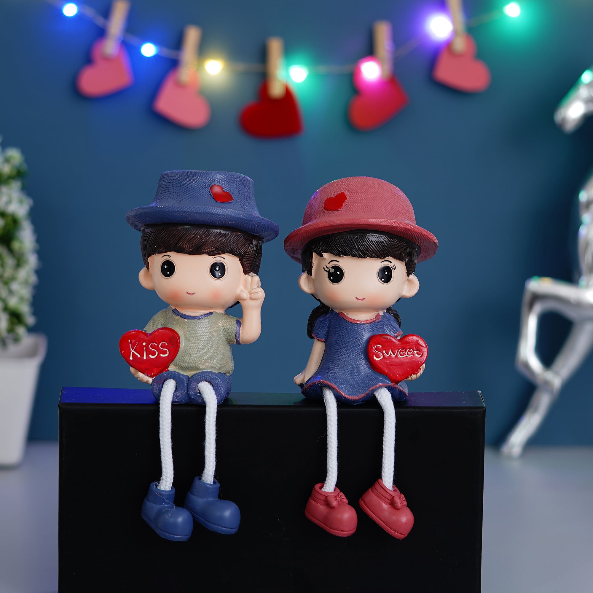 Colorful Sweet Kiss Girl & Boy Figurine 1